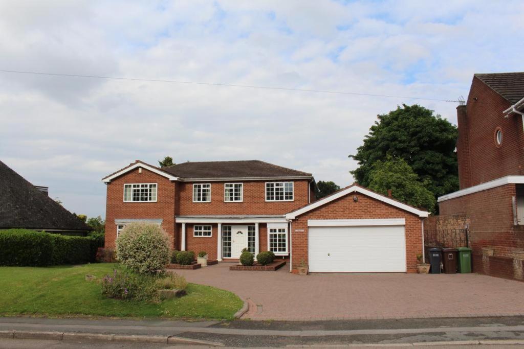 Unwind In Comfort At Cosy Caradus Your 4 Bedroom Home Sweet Home! Birmingham Exterior foto