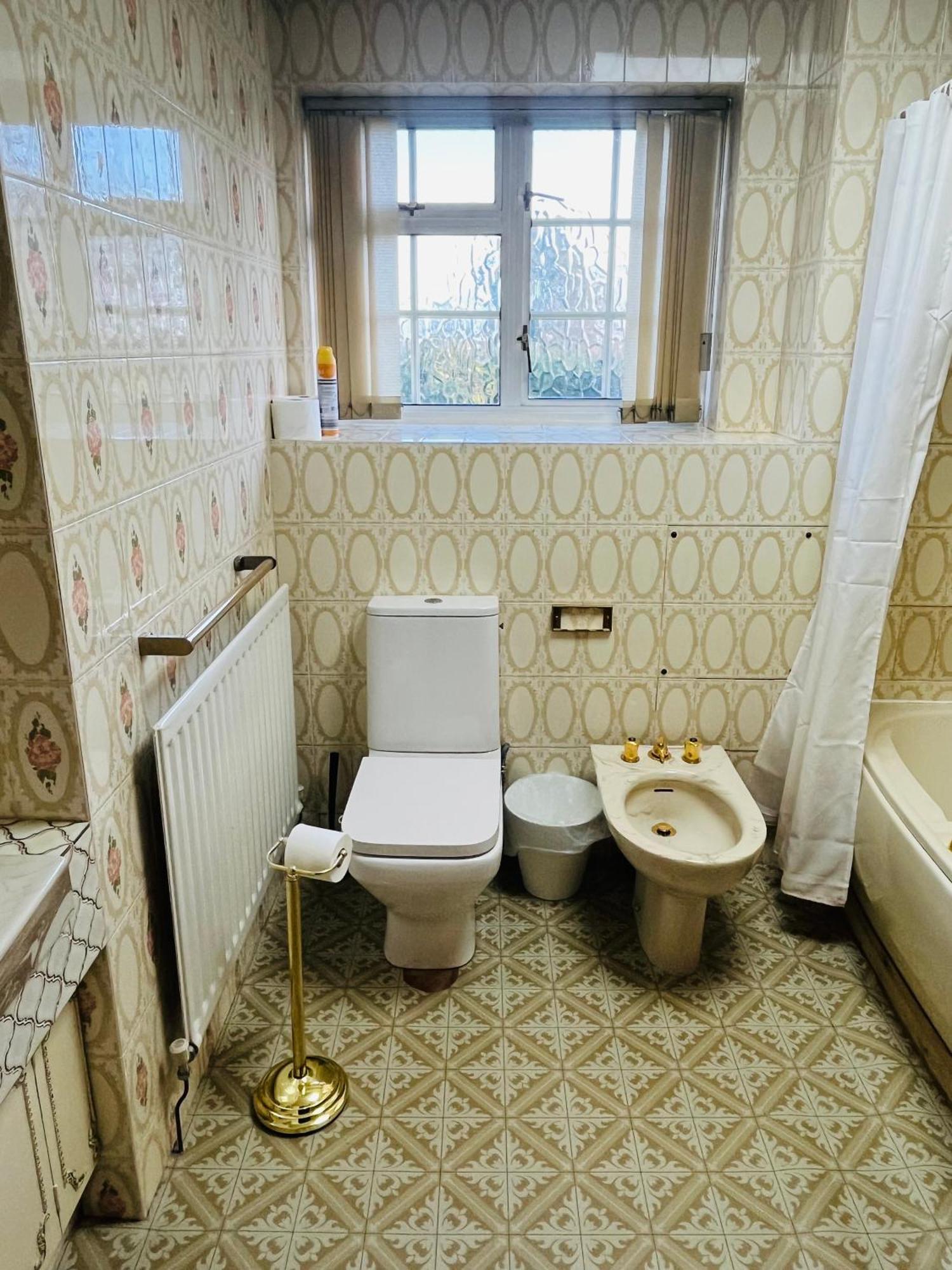 Unwind In Comfort At Cosy Caradus Your 4 Bedroom Home Sweet Home! Birmingham Exterior foto