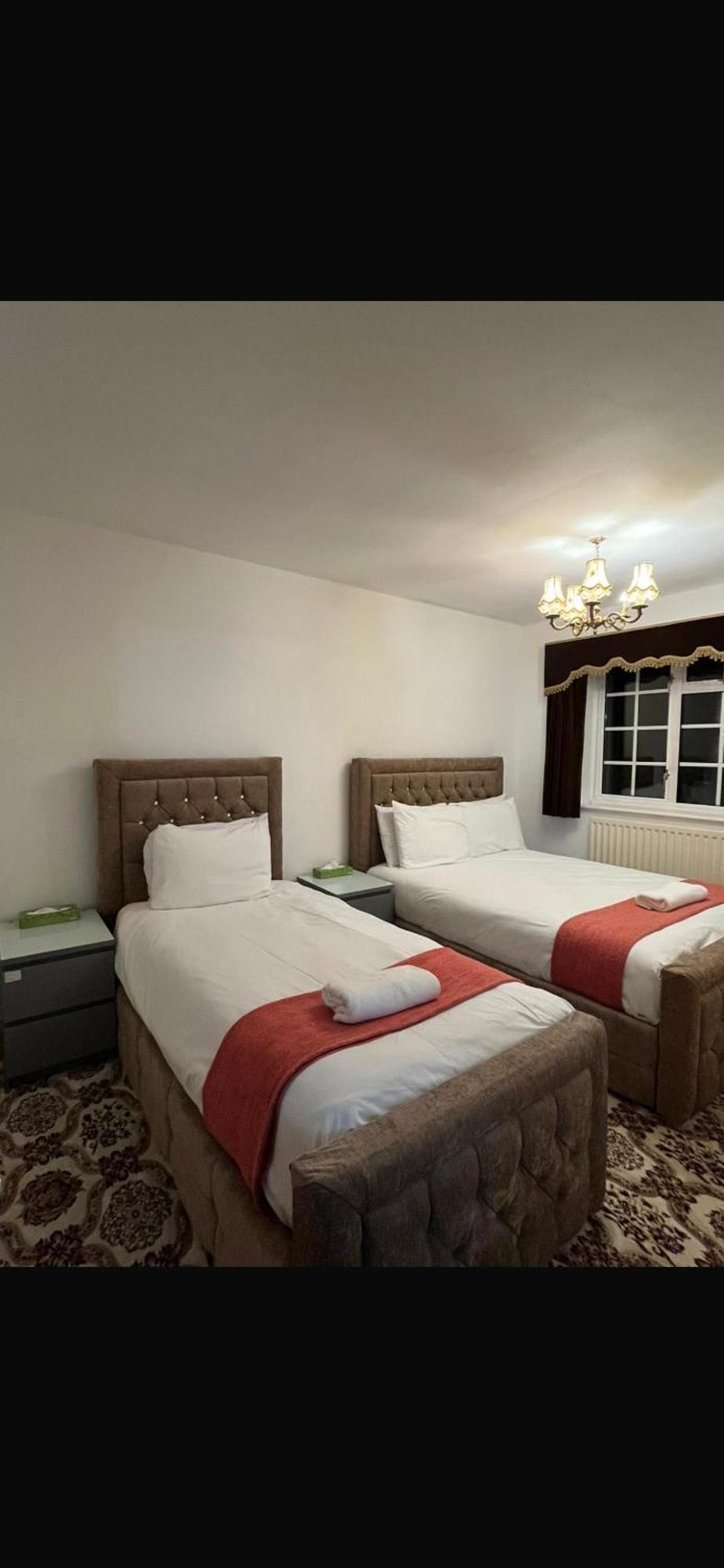 Unwind In Comfort At Cosy Caradus Your 4 Bedroom Home Sweet Home! Birmingham Exterior foto
