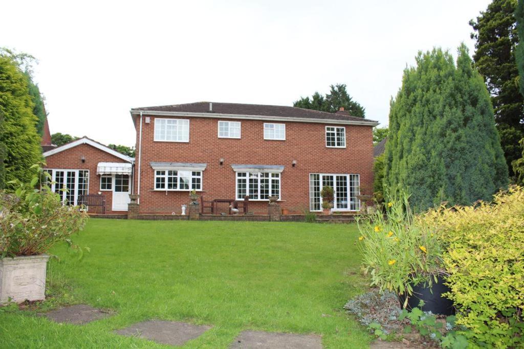 Unwind In Comfort At Cosy Caradus Your 4 Bedroom Home Sweet Home! Birmingham Exterior foto