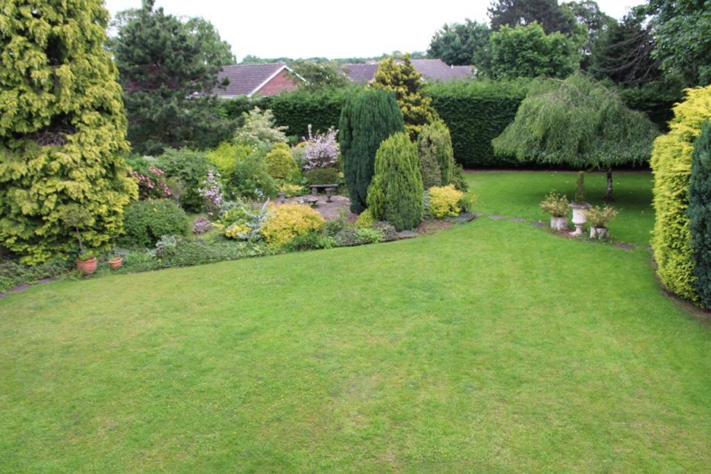 Unwind In Comfort At Cosy Caradus Your 4 Bedroom Home Sweet Home! Birmingham Exterior foto