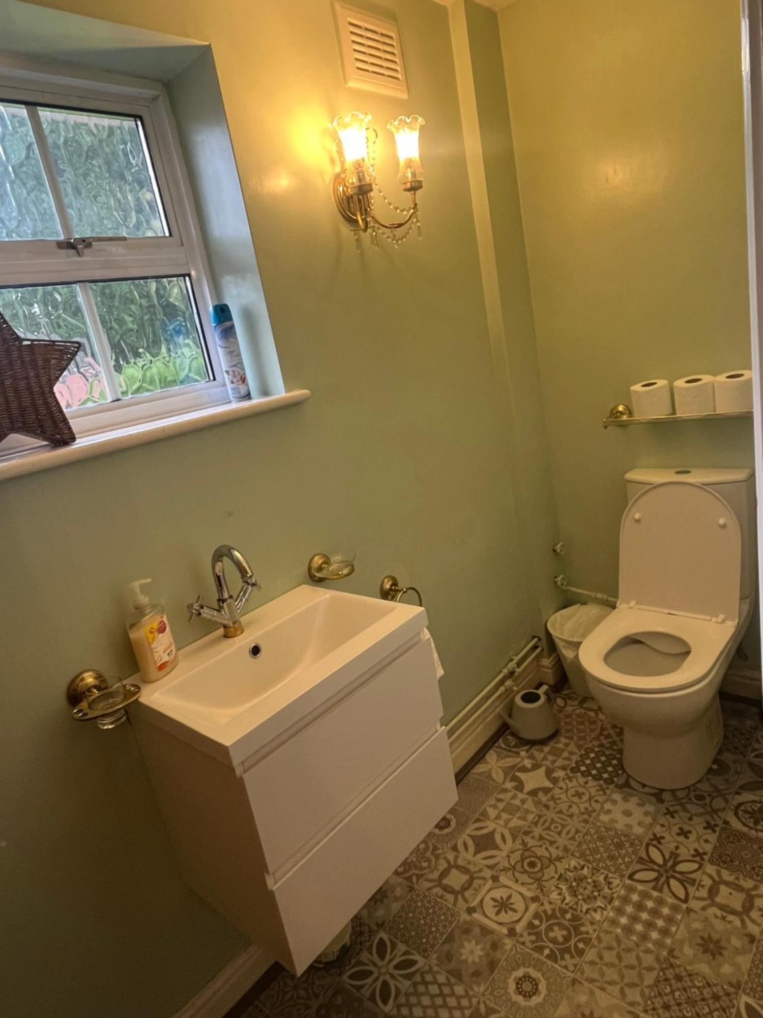 Unwind In Comfort At Cosy Caradus Your 4 Bedroom Home Sweet Home! Birmingham Exterior foto